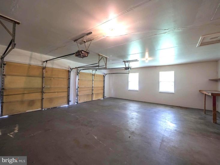 Garage, Interior
