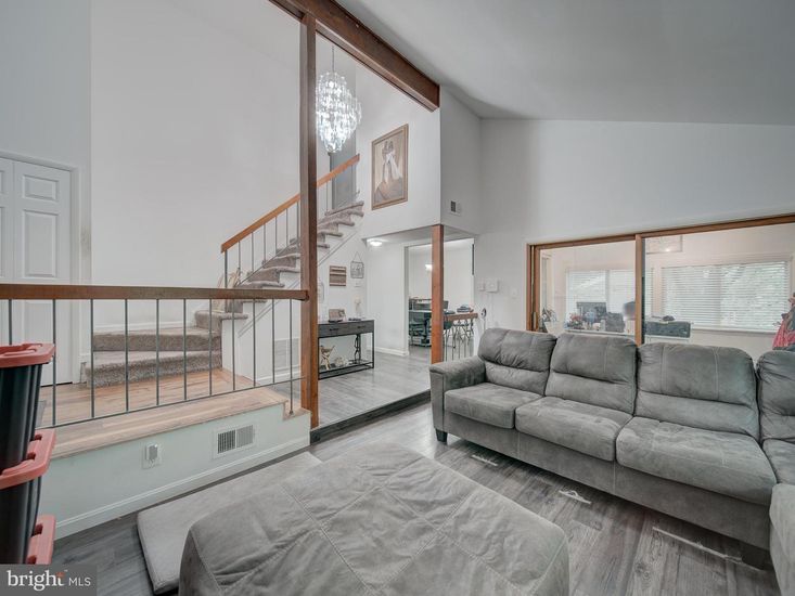 Interior, Living room, Pendant Lights, Wood Texture Flooring