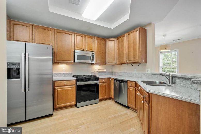 Interior, Kitchen, Pendant Lights, Wood Texture Flooring