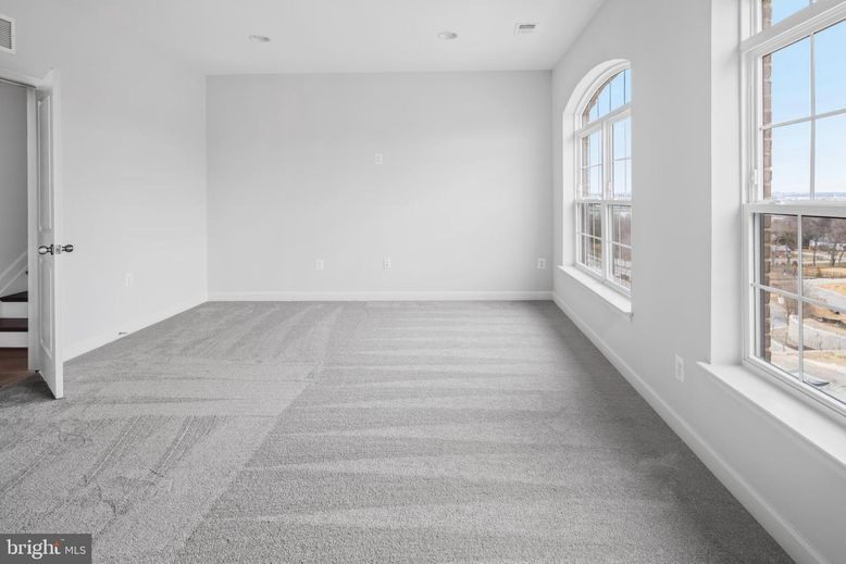Empty room, Interior, Recessed Lighting