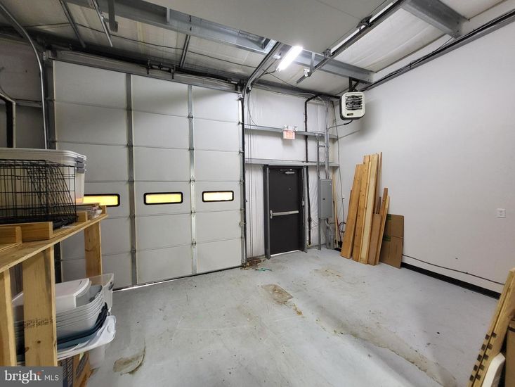 Garage, Interior