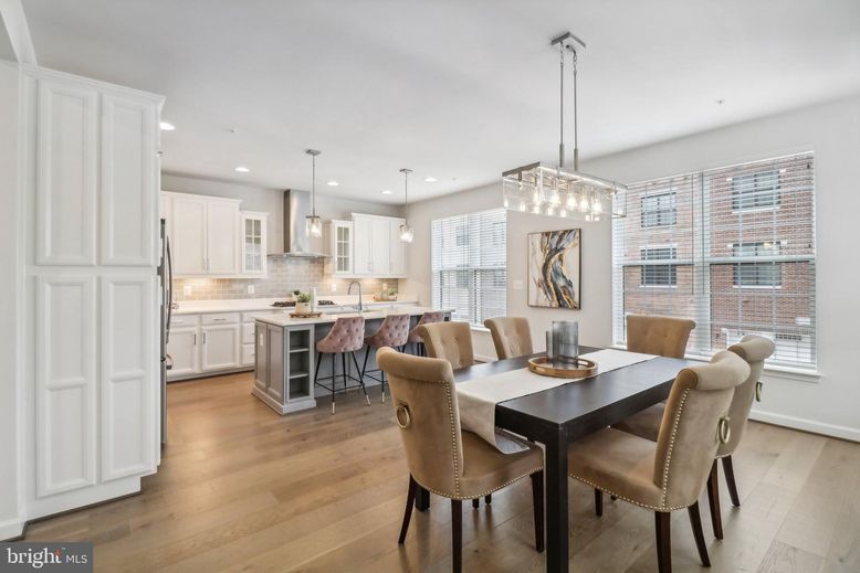 Dining room, Interior, Kitchen, Pendant Lights, Recessed Lighting, Wood Texture Flooring