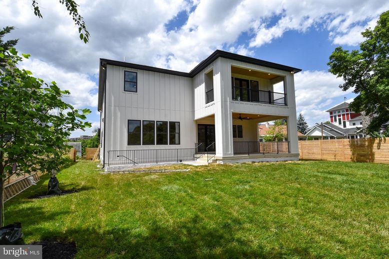 Backyard, Exterior, Facade, Farmhouse