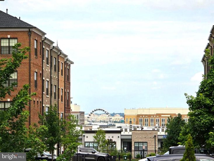 Exterior, Facade, Brick Facade, Highrise