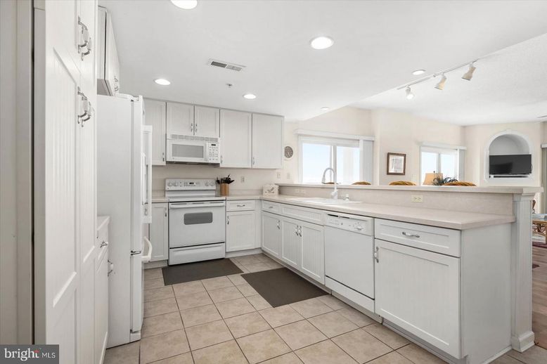 Interior, Kitchen, Recessed Lighting