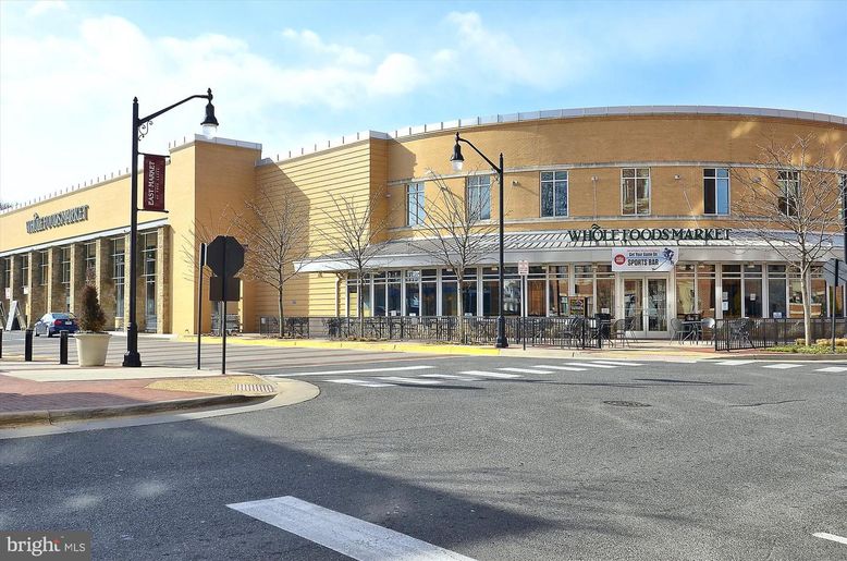 Exterior, Facade, Condo Building