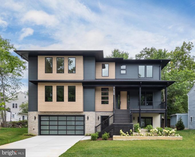 Attached, Exterior, Facade, Modern