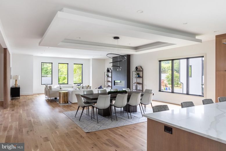 Dining room, Interior, Living room, Pendant Lights, Recessed Lighting, Wood Texture Flooring