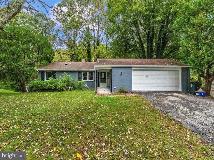 Attached, Backyard, Exterior, Facade, Ranch