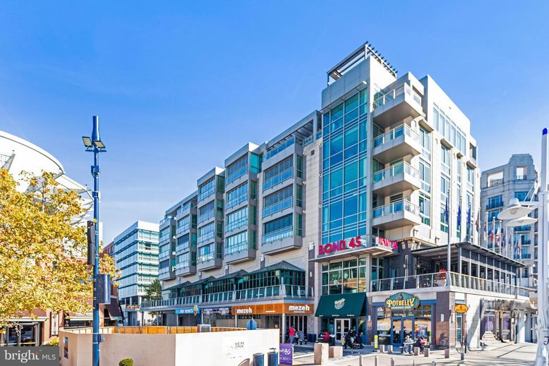 Exterior, Facade, Condo Building