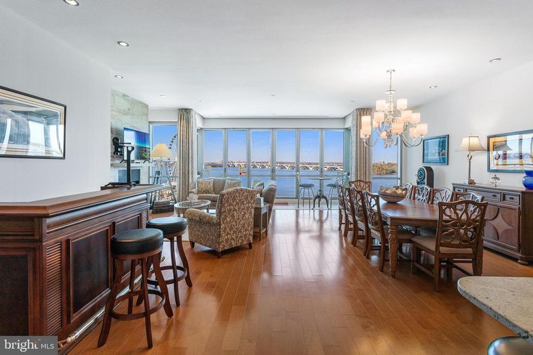 Chandelier, Dining room, Interior, Living room, Recessed Lighting, Water, Wood Texture Flooring