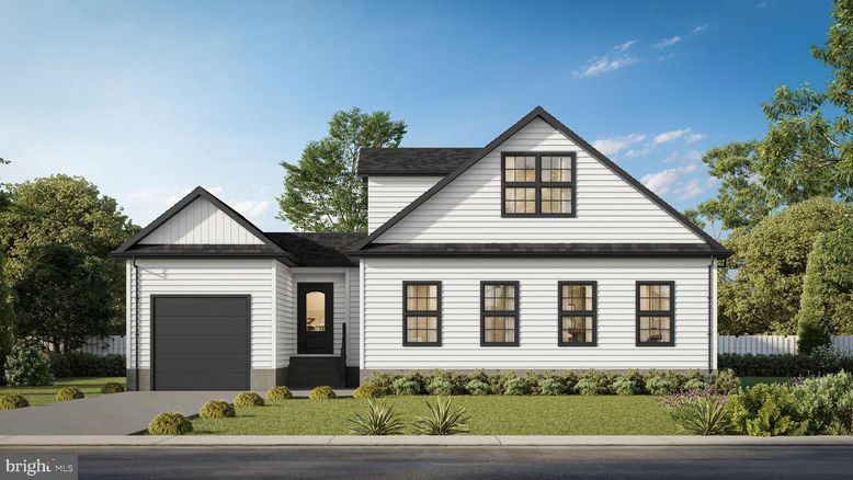 Attached, Exterior, Facade, Farmhouse