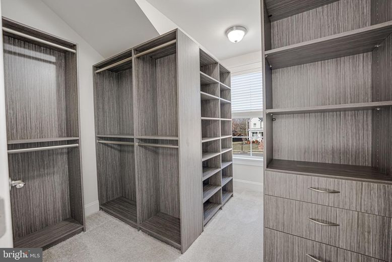 Interior, Walk-in Closets