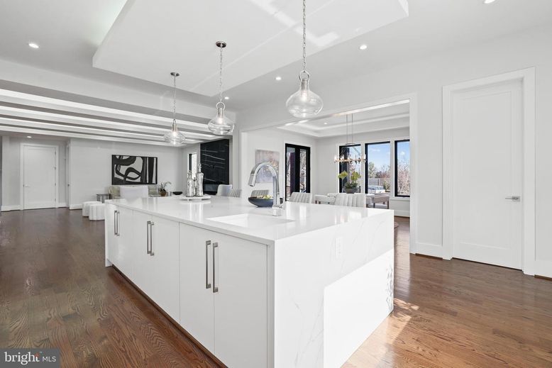 Dining room, Interior, Kitchen, Pendant Lights, Recessed Lighting, Wood Texture Flooring