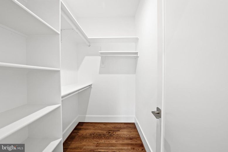Interior, Walk-in Closets, Wood Texture Flooring