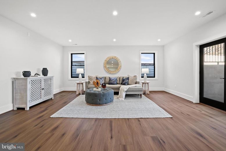 Interior, Living room, Recessed Lighting, Wood Texture Flooring