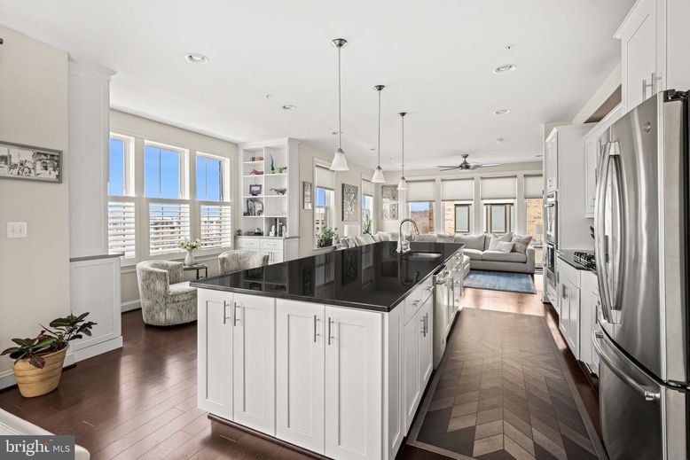 Interior, Kitchen, Living room, Pendant Lights, Recessed Lighting, Stainless Steel Appliances, Wood Texture Flooring
