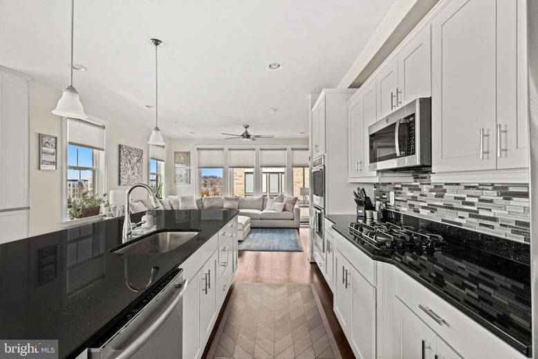 Interior, Kitchen, Living room, Pendant Lights, Recessed Lighting