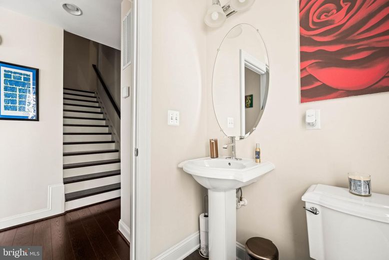 Bathroom, Interior, Recessed Lighting, Wood Texture Flooring