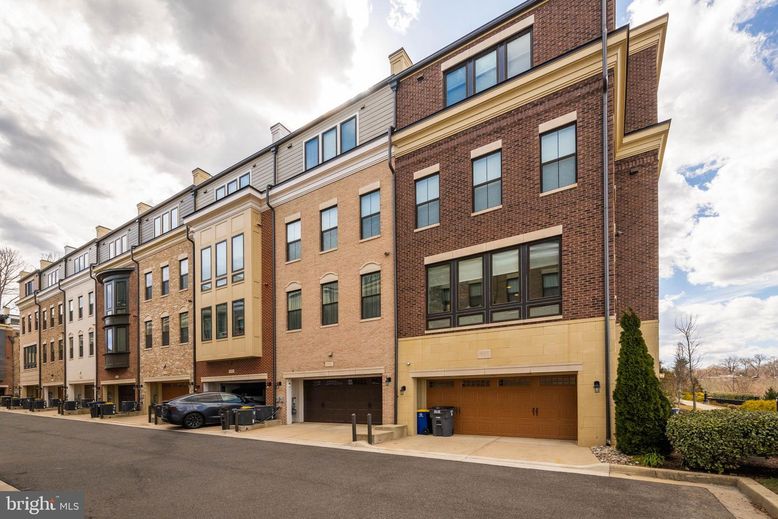 Attached, Exterior, Facade, Brick Facade, Rowhouse
