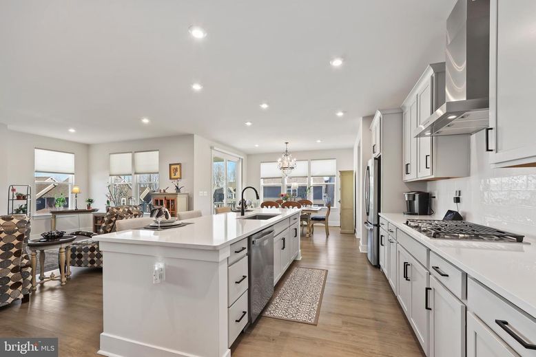 Chandelier, Dining room, Interior, Kitchen, Recessed Lighting, Wood Texture Flooring