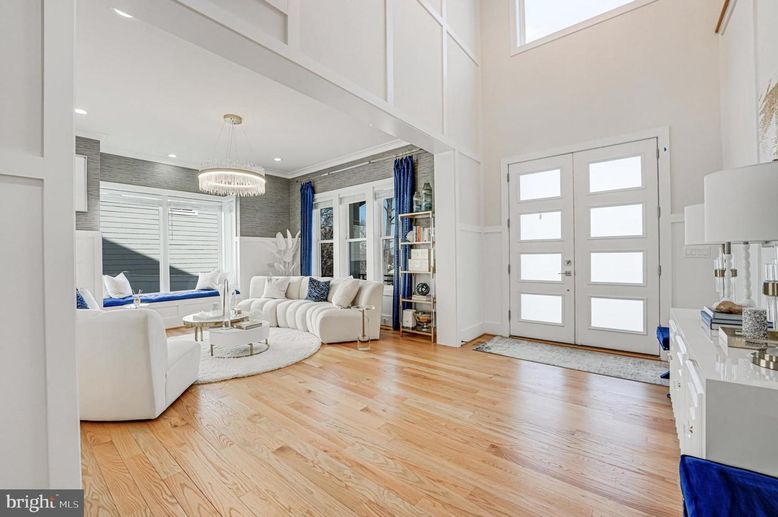 Chandelier, Interior, Living room, Recessed Lighting, Wood Texture Flooring