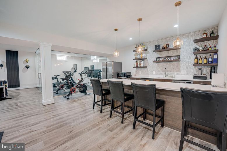 Fitness Equipment, Interior, Pendant Lights, Recessed Lighting, Wood Texture Flooring