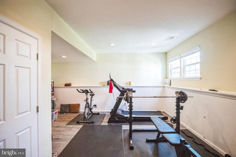 Fitness Equipment, Interior, Recessed Lighting, Wood Texture Flooring