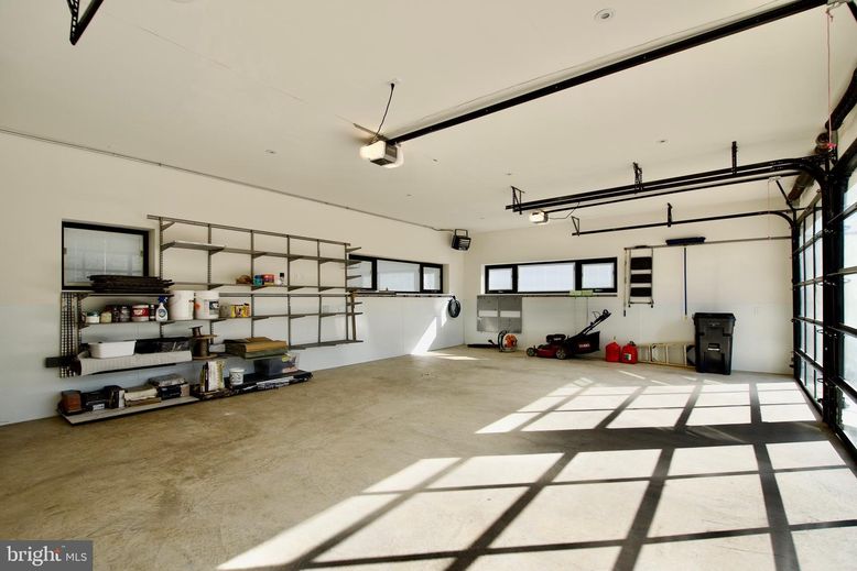 Garage, Interior