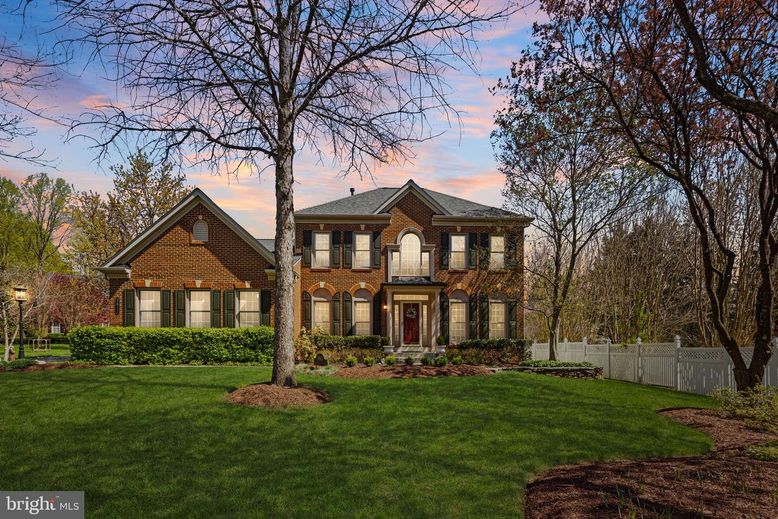 Backyard, Exterior, Facade, Brick Facade, Georgian
