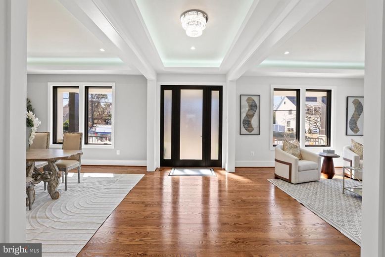 Dining room, Interior, Living room, Recessed Lighting, Wood Texture Flooring