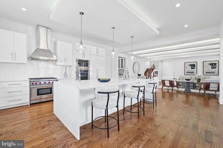 Dining room, Interior, Kitchen, Pendant Lights, Recessed Lighting, Stainless Steel Appliances, Wood Texture Flooring
