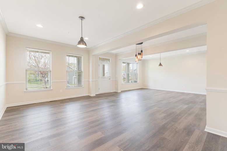 Empty room, Interior, Pendant Lights, Recessed Lighting, Wood Texture Flooring
