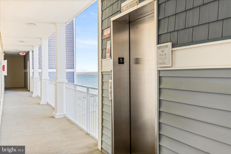 Elevator, Exterior, Water