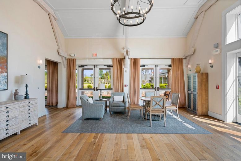 Chandelier, Dining room, Interior, Living room, Pendant Lights, Wood Texture Flooring