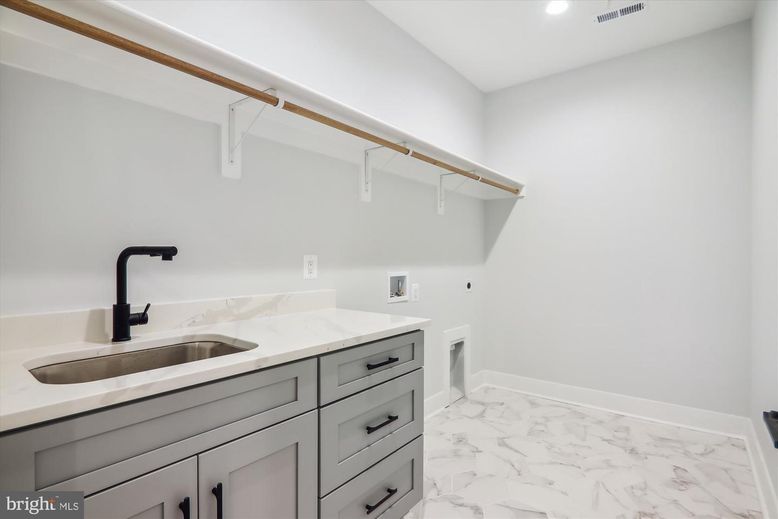 Bathroom, Dual Sink Vanities, Interior, Marble, Recessed Lighting