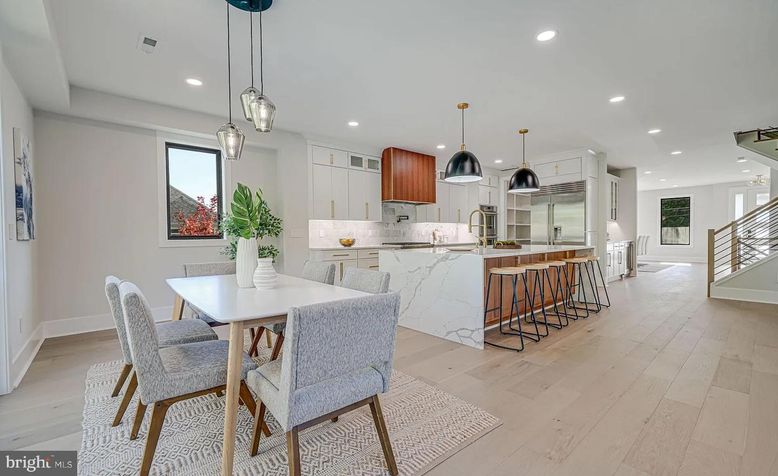 Dining room, Interior, Kitchen, Pendant Lights, Recessed Lighting, Stainless Steel Appliances, Wood Texture Flooring