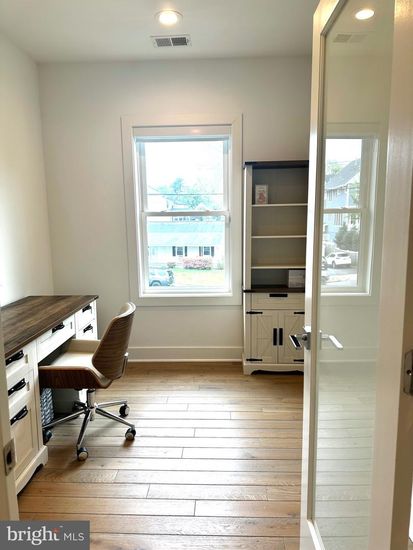 Home Office, Interior, Recessed Lighting, Wood Texture Flooring