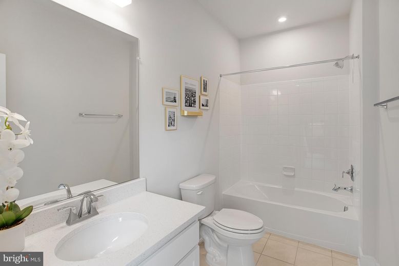 Bathroom, Interior, Recessed Lighting