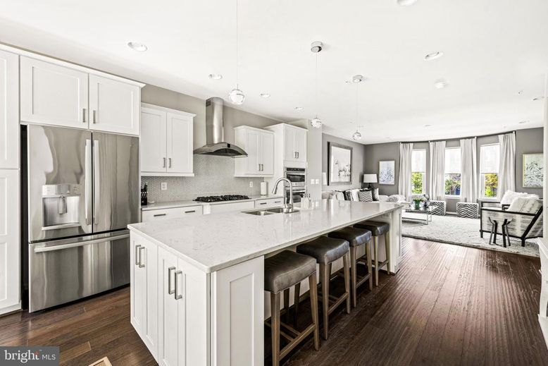 Interior, Kitchen, Living room, Pendant Lights, Recessed Lighting, Stainless Steel Appliances, Wood Texture Flooring
