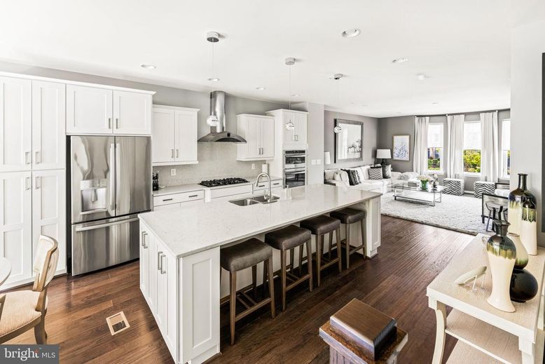 Interior, Kitchen, Living room, Pendant Lights, Recessed Lighting, Stainless Steel Appliances, Wood Texture Flooring