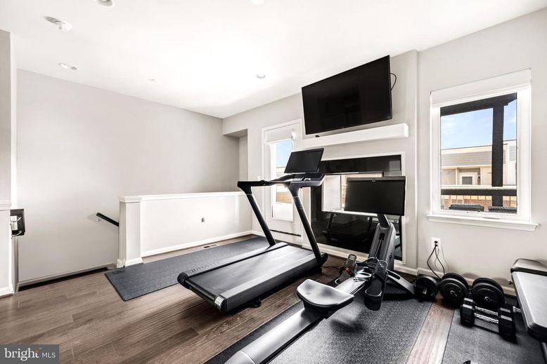 Fitness Equipment, Interior, Recessed Lighting, Wood Texture Flooring