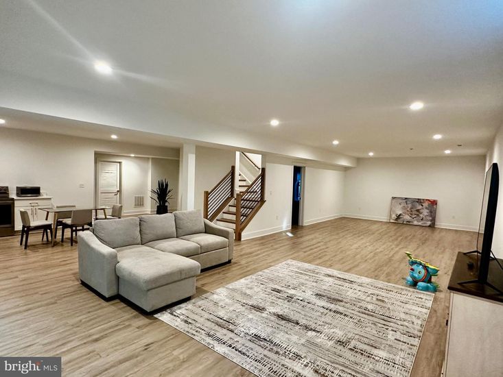 Dining room, Interior, Living room, Recessed Lighting, Wood Texture Flooring
