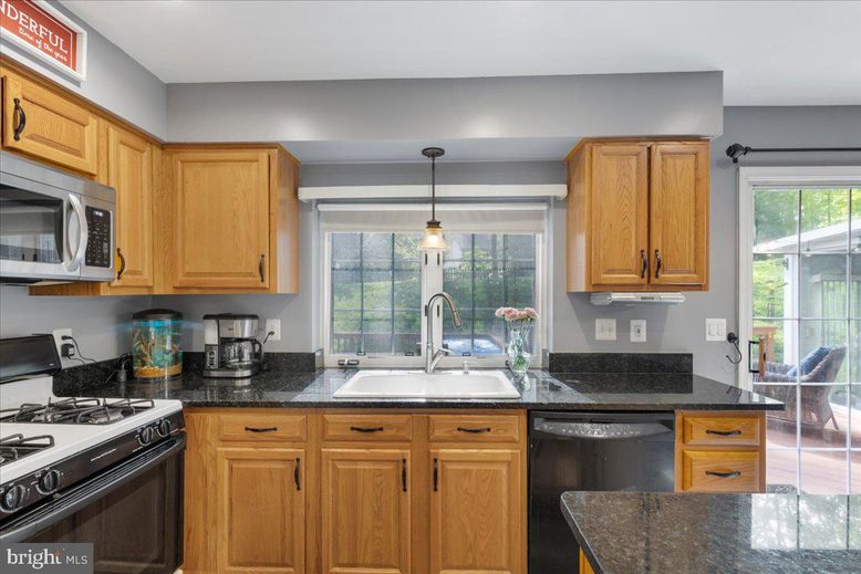 Interior, Kitchen, Pendant Lights, Stainless Steel Appliances