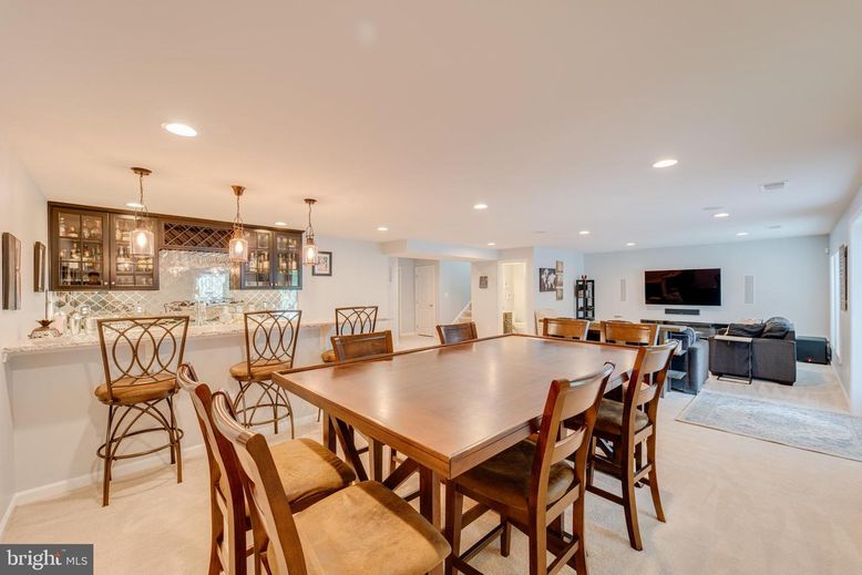 Dining room, Interior, Living room, Pendant Lights, Recessed Lighting