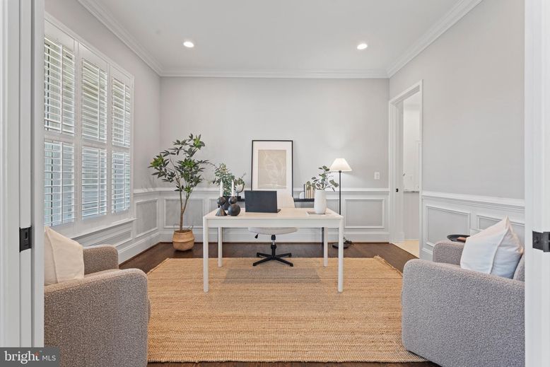 Home Office, Interior, Recessed Lighting, Wood Texture Flooring