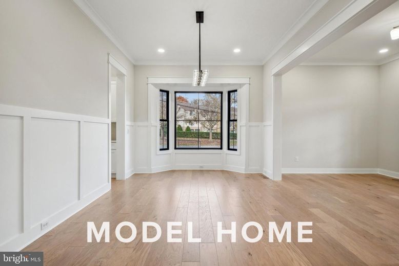 Empty room, Interior, Pendant Lights, Recessed Lighting, Wood Texture Flooring