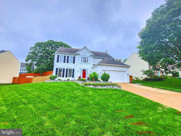 Attached, Backyard, Exterior, Facade, Farmhouse