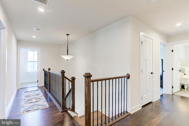 Interior, Pendant Lights, Recessed Lighting, Wood Texture Flooring