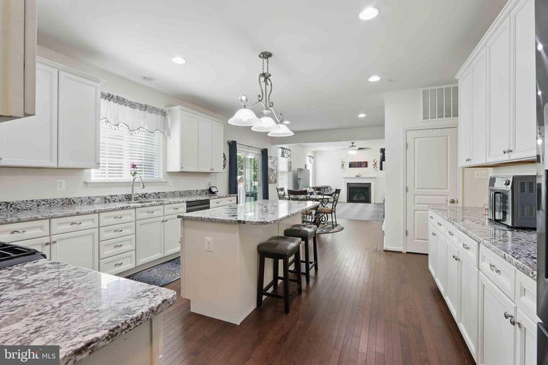 Fireplace, Interior, Kitchen, Pendant Lights, Recessed Lighting, Wood Texture Flooring